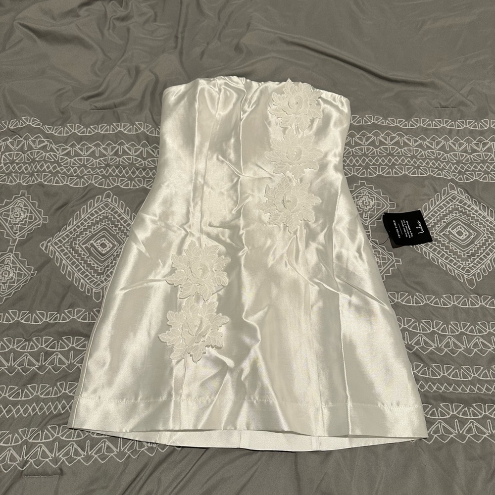 Lulu's Strapless White Floral Dress
